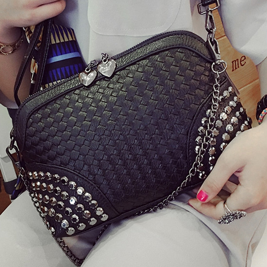 Knitting Women Messenger